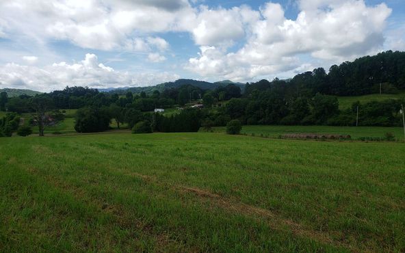 4 US Hwy 64, Hayesville, NC 28904